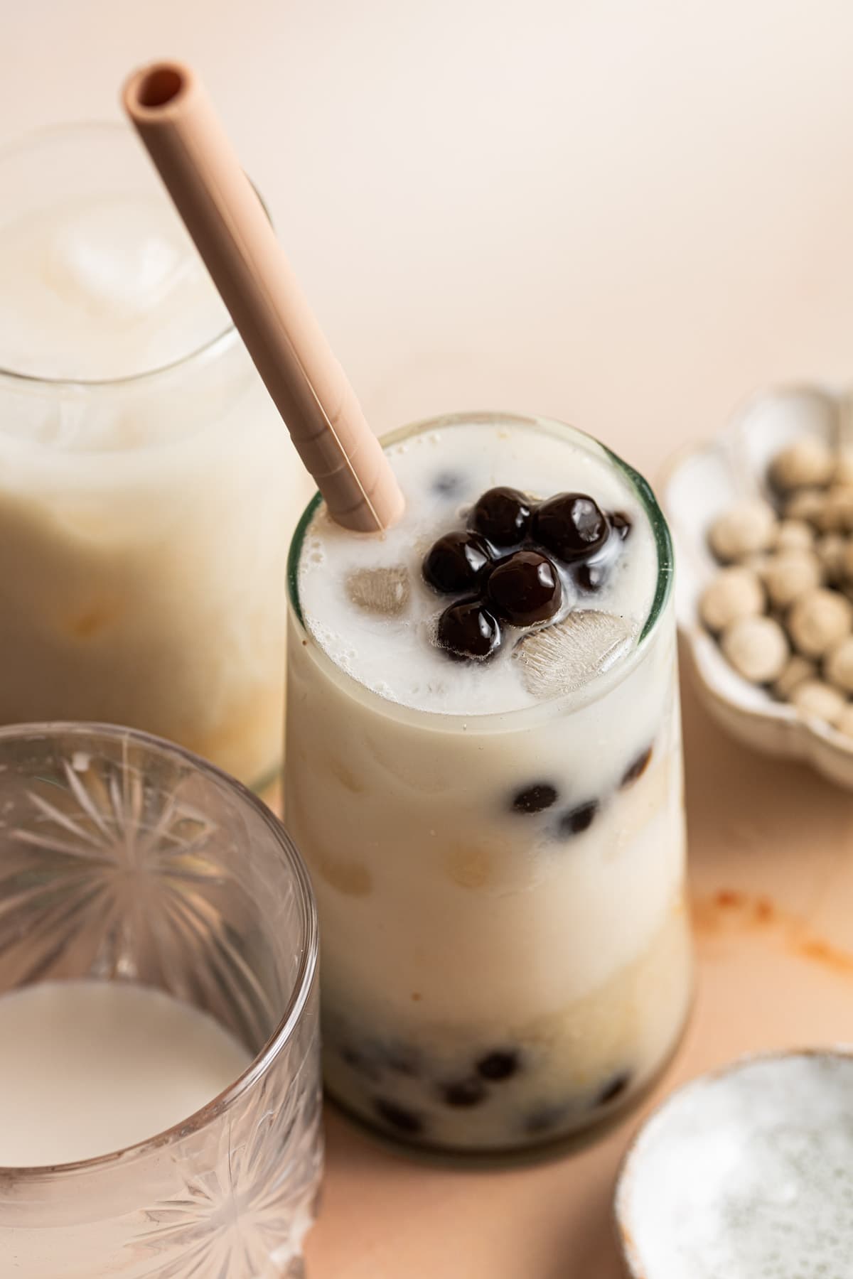 Lychee Boba ala Bobbastar: Minuman Segar dengan Sentuhan Elegan